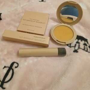 No Makeup, makeup foundation and foundation brush Medium